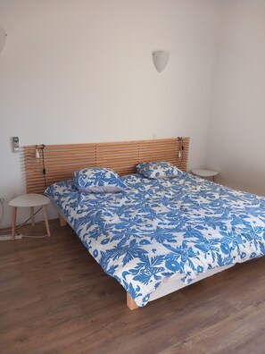 3 soverom, strykejern/-brett, wi-fi og sengetøy