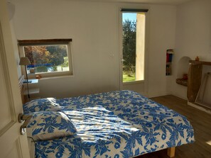 3 室のベッドルーム、アイロン / アイロン台、WiFi、ベッドシーツ