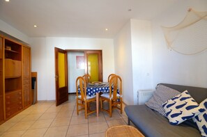 Living room - Apartment on Costa Brava by Sandy Beach (L'Escala)