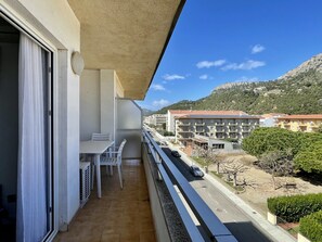 Apartment | Outdoor dining - Apartment in Estartit Near L'estartit Beach (Torroella de Montgrí)