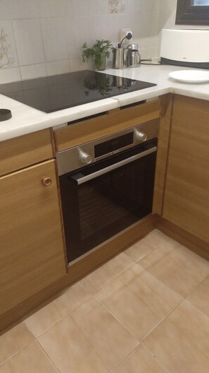 Apartment | Private kitchen - Apartment Near Empuries Beach (Torroella de Montgrí)