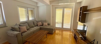 Charming 2-bedroom apartment with AC, WiFi in brilliant Ohrid
