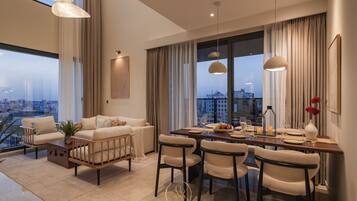 Smart TV, fireplace, books, offices