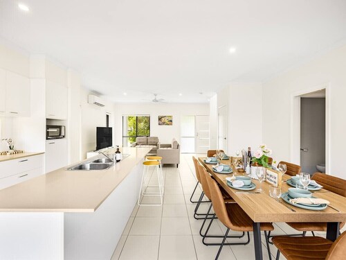 Family Getaway with Easy Access to Beaches & Shops