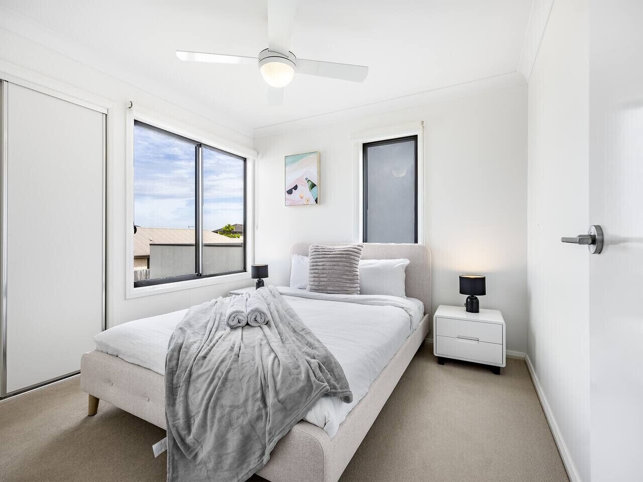 4 bedrooms, WiFi, bed sheets