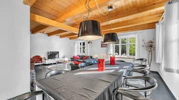 Villa | Dining