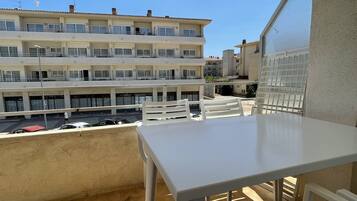 Apartment | Outdoor dining