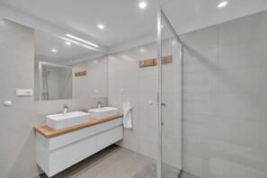 Villa | Bathroom | Hair dryer - Villa in Krkonose With Sauna and Forest Views (Cerny Dul)