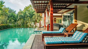 Kolam renang outdoor