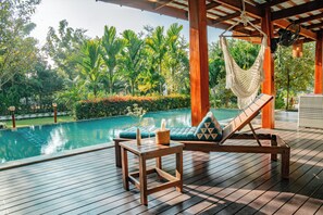 ห้องสแตนดาร์ด, วิวสระว่ายน้ำ | ผ้าม่านกันแสง, ห้องเก็บเสียง, Wi-Fi ฟรี