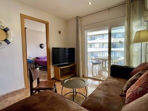 Living area - Apartment in Estartit Near Beach & Pool (Torroella de Montgrí)