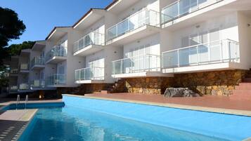 Apartamento | Piscina | Una piscina al aire libre