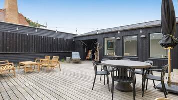 House | Outdoor dining