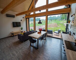House | Dining - Apartment Near Pernstejn Castle in Smrcek (Býšovec)