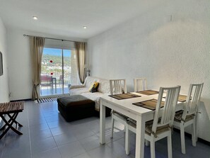 Living room - Apartment in L'estartit by the Beach (Torroella de Montgrí)