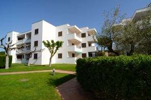 Exterior - Apartment in Spain Near Beach & Pool (L'Escala)