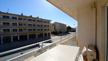 Apartment | Outdoor dining