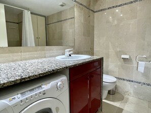 Apartment | Bathroom - Apartment in Spain Near Sandy Beach & Pool (Torroella de Montgrí)