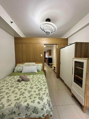 Exclusive Apartment | 1 bedroom, desk, free WiFi - House of wu Staycation (Pasay)