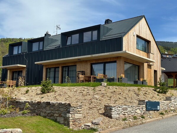 Exterior - Apartment in Cerny Dul With Terrace (Cerny Dul)
