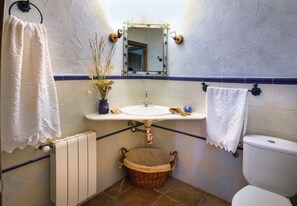 淋浴設備、按摩浴缸、風筒、提供毛巾