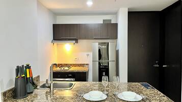 Fridge, microwave, oven, stovetop