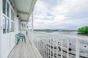 Terrace/patio - w* | Luxury 1BR w/ Balcony & View in San Felipe (Panamá)