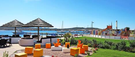 تناول الطعام بالخارج