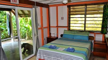 1 bedroom, internet, bed sheets