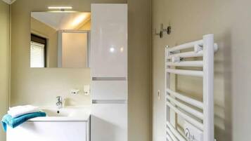 Villa | Bathroom | Hair dryer