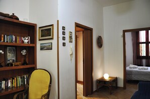 2 chambres, fer et planche Ă repasser, accĂšs Internet, draps fournis