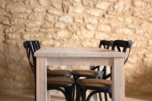 House | Tempat makan