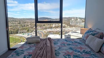 2 bedrooms, desk, iron/ironing board, WiFi