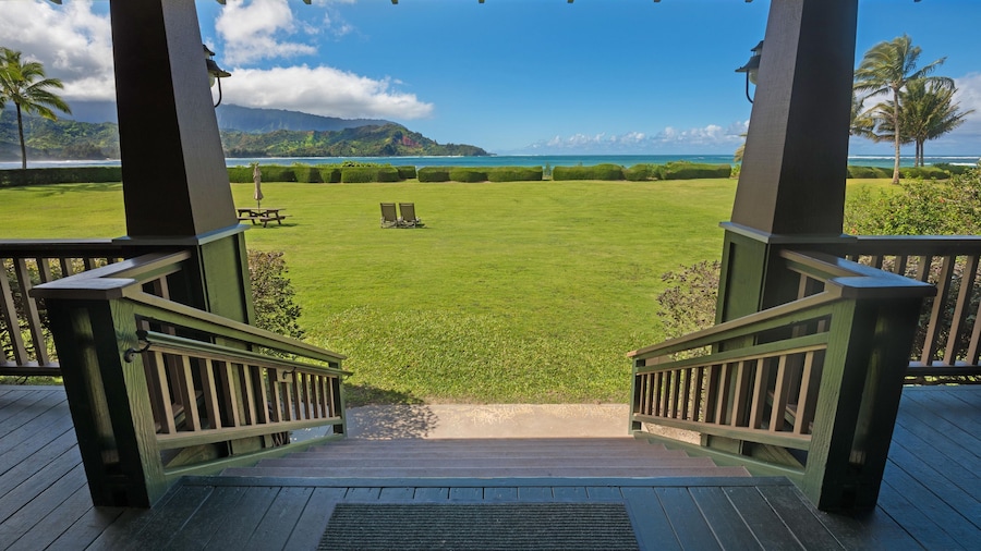 Hanalei Nalu in Hanalei