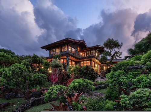 Sea Song in Kilauea With 4 Bedrooms and 4 Bathrooms