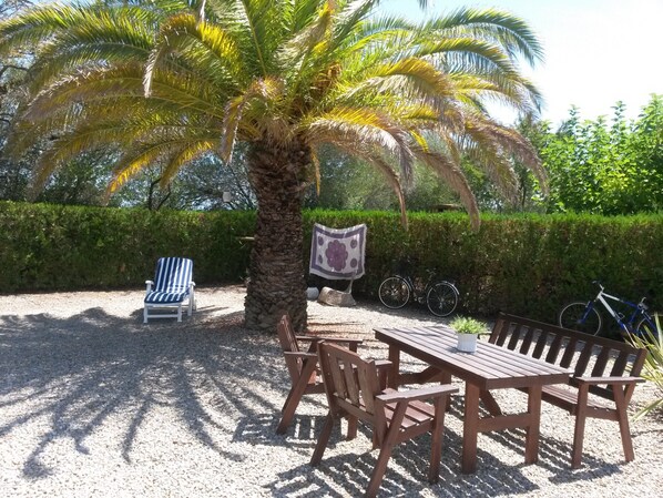 Apartment | Outdoor dining