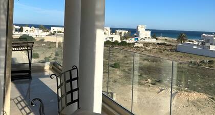 Luxury 3 Bedrooms Apartment Sea View