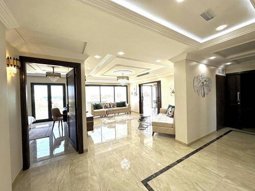 Luxury 3 Bedrooms Apartment Sea View