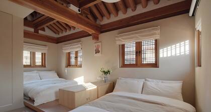 Seoul Ari, Korean Traditional Hanok Family-Sized House