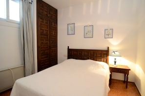 Apartment | 3 Schlafzimmer, individuell eingerichtet, Bügeleisen/Bügelbrett