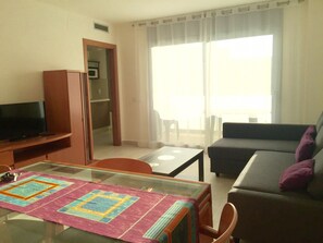 Apartment | Living room - Apartment in Spain Near Sandy Beach (Torroella de Montgrí)