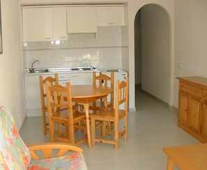 Apartment | Private kitchen - Apartment in L'escala Near Sandy Beach (L'Escala)