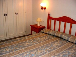 Apartment | 2 bedrooms, iron/ironing board - Apartment in L'escala Near Sandy Beach (L'Escala)