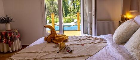 Chambre Double Deluxe, salle de bains privée, vue piscine (Chambre)