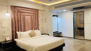 Suite estudio presidencial | Escritorio y espacio para trabajar con laptop 