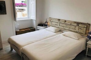 3 makuuhuonetta, silitysrauta/-lauta, vauvan matkasänky, Wi-Fi