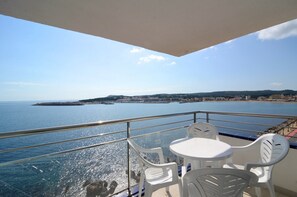 Apartment | Outdoor dining - Apartment by Marina With Scenic Views (L'Escala)