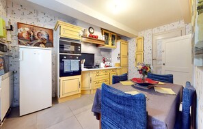 Kühlschrank, Ofen, Herdplatte, Geschirrspüler