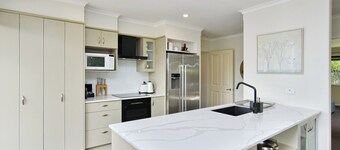 Stay at Puhara - Parklands Escape