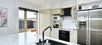 Stay at Puhara - Parklands Escape